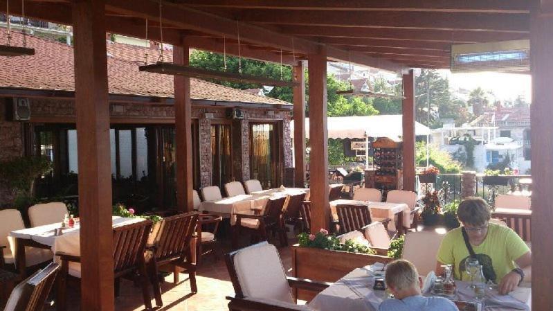 Hotel Anderba Krasići Екстериор снимка