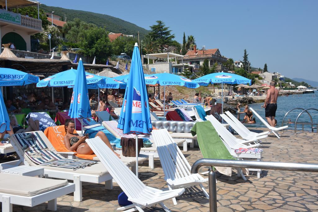 Hotel Anderba Krasići Екстериор снимка