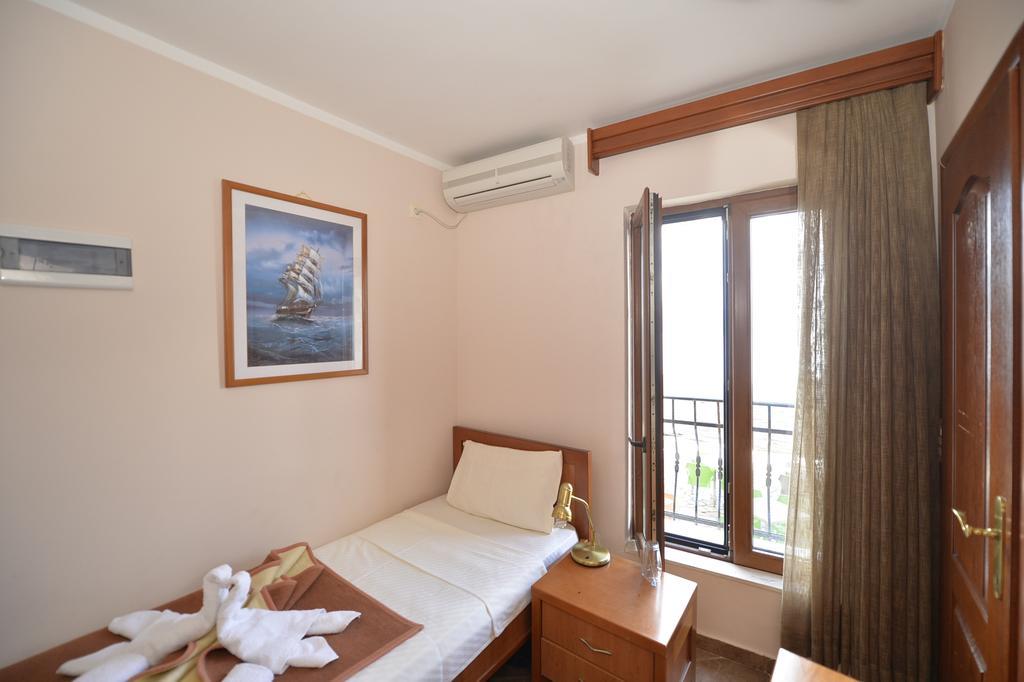 Hotel Anderba Krasići Екстериор снимка