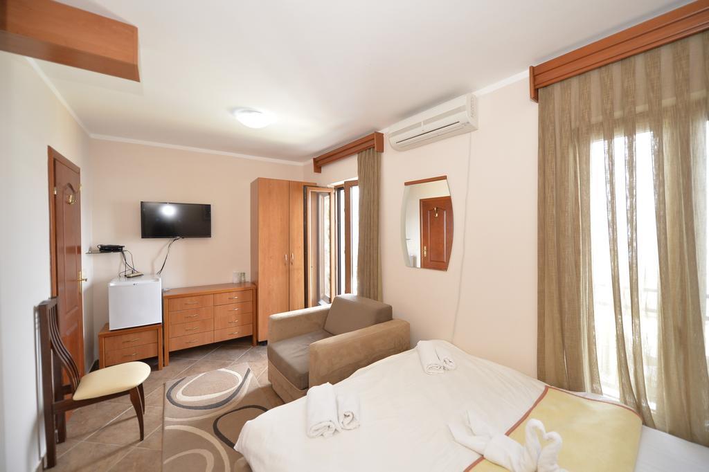 Hotel Anderba Krasići Екстериор снимка