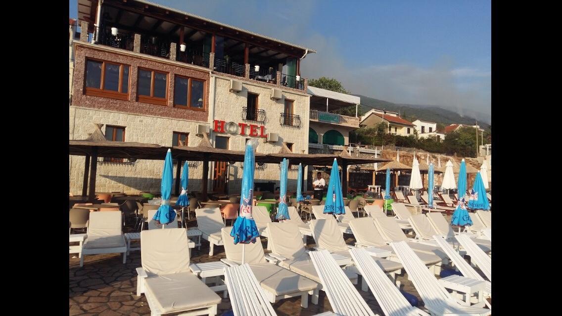 Hotel Anderba Krasići Екстериор снимка