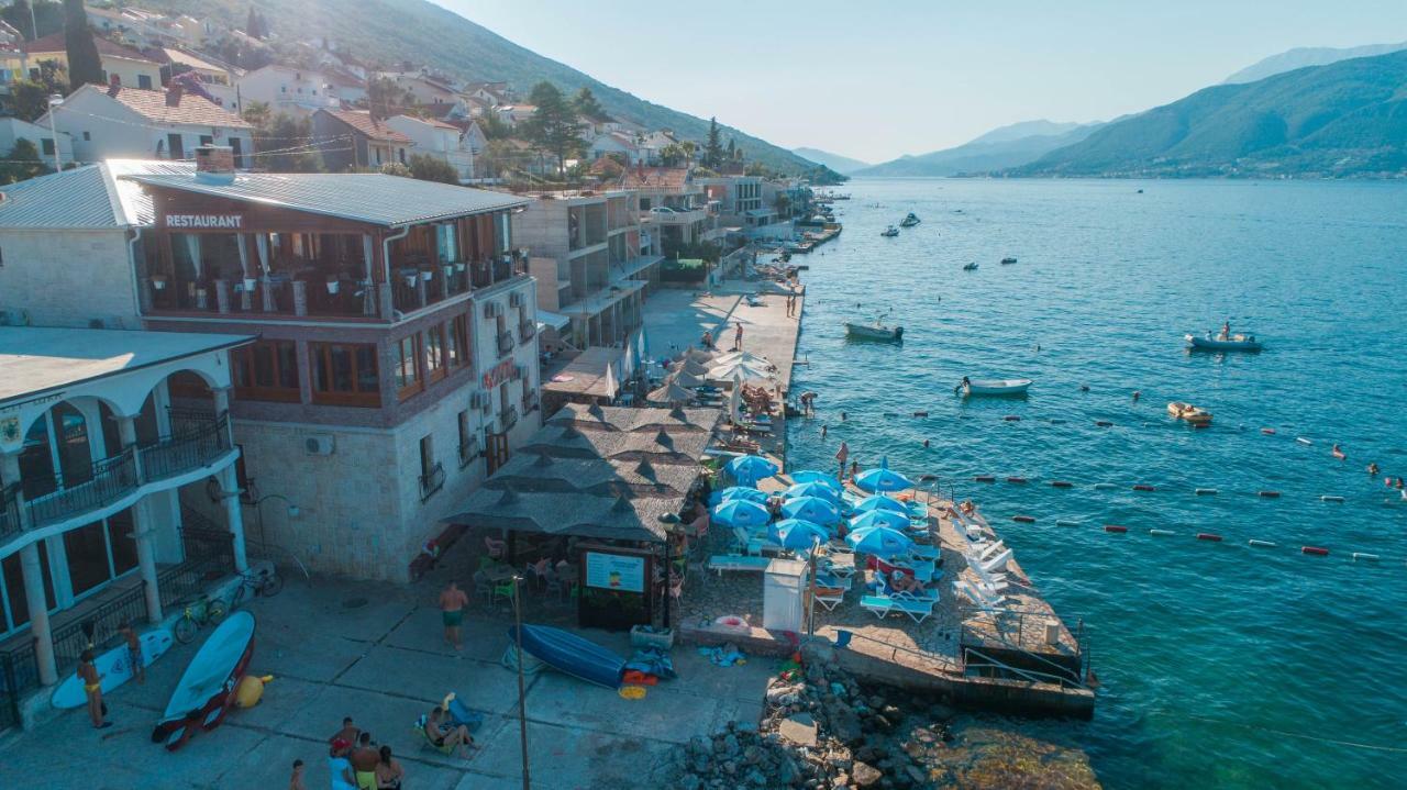Hotel Anderba Krasići Екстериор снимка